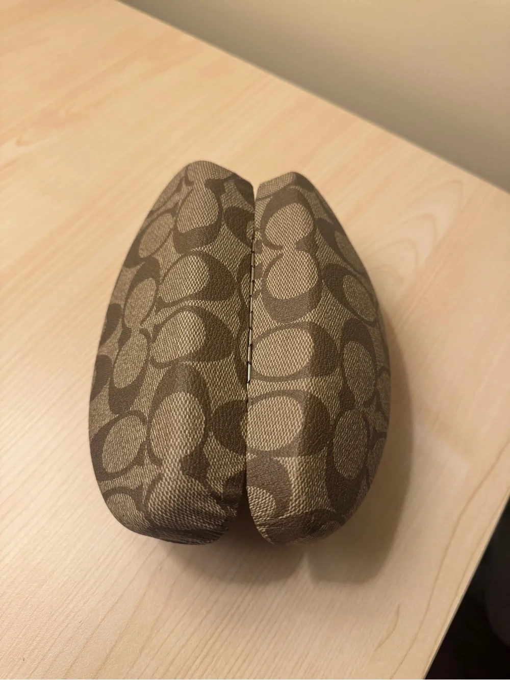 Coach Signature C Clamshell Hard Eyeglass Case in Tan and Brown